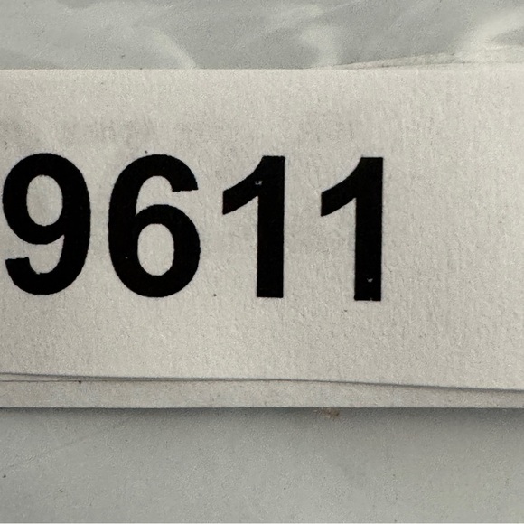 LL Bean Men’s Comfort Waist Beige Chino Pants Size 38x30 - Picture 5 of 5